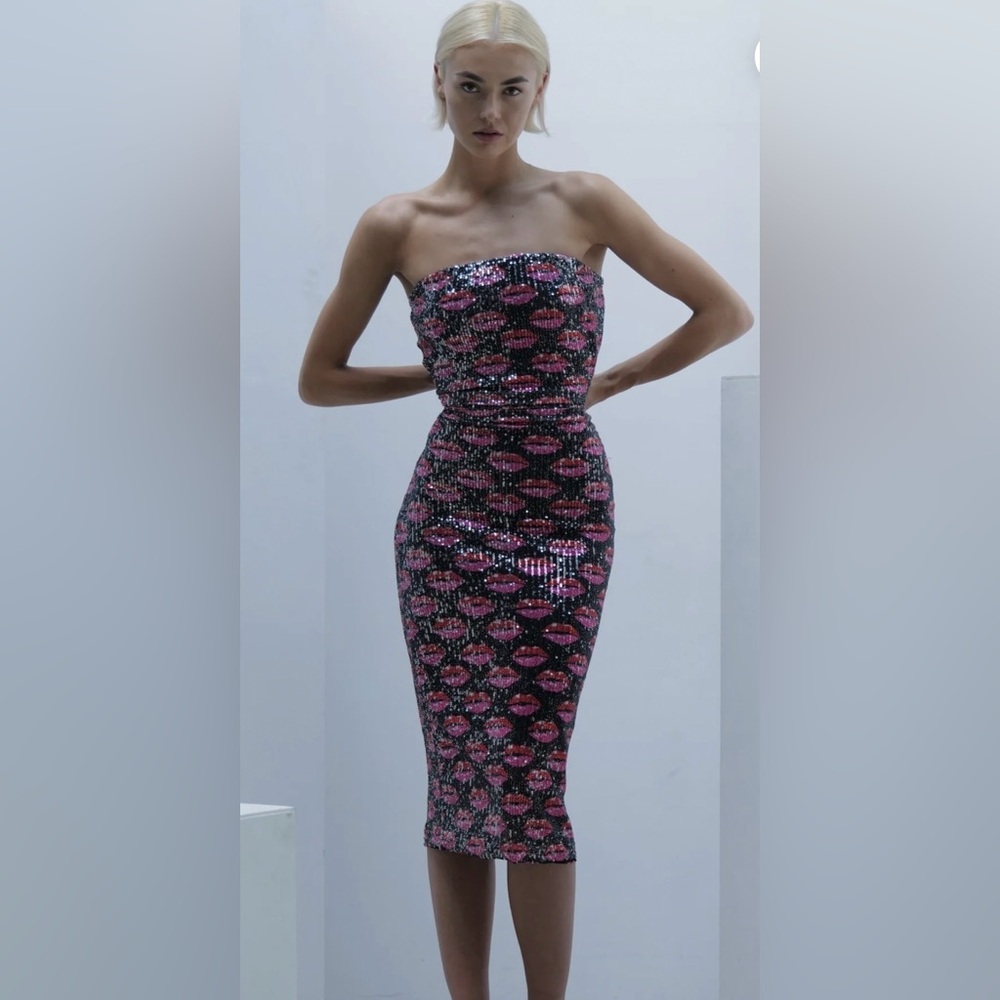KISS KISS TUBE DRESS